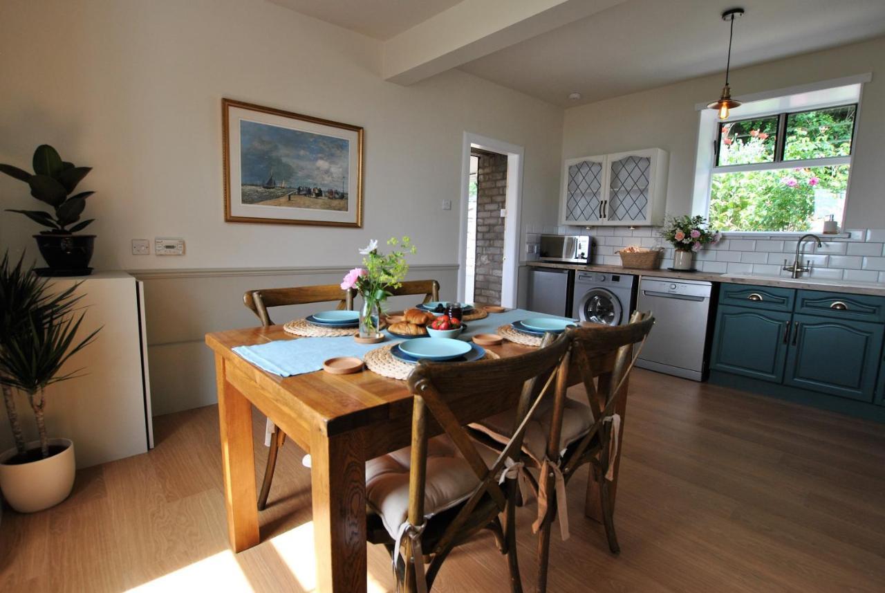 Clover Cottage Countryside Retreat With Sea Views كرايل المظهر الخارجي الصورة